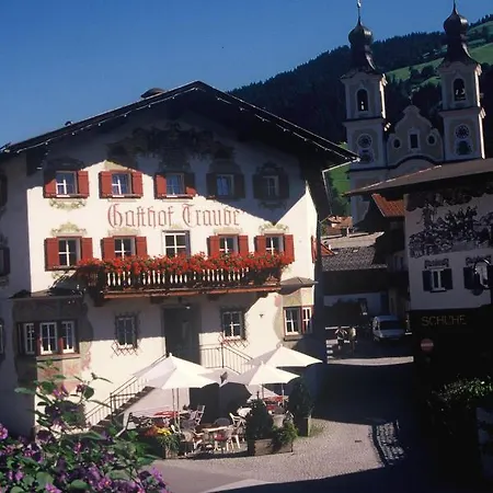 Gasthof Traube ホップフガルテン・イム・ブリクセンタール